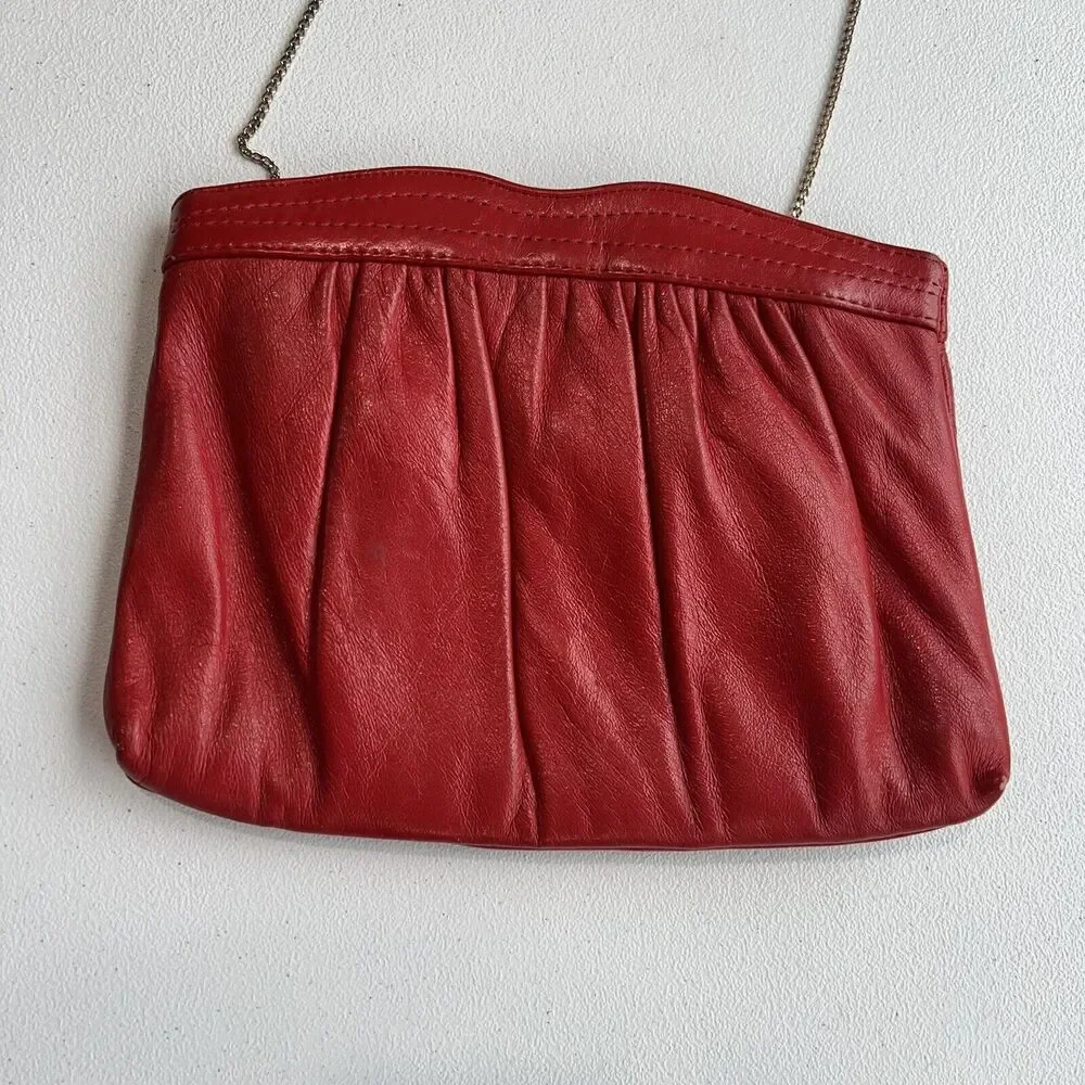 Vintage Ande’ red leather clutch hand bag with‎ gold tone chain handle